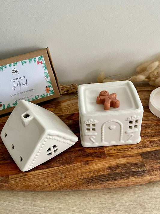 Bruleur brule parfum de noel pour faire fondre les fondants parfumes diffuser l'odeur dans sa maison cire vegetale soja olive bougie chauffe plat maisonnette de noel blanche maison pain d'epices