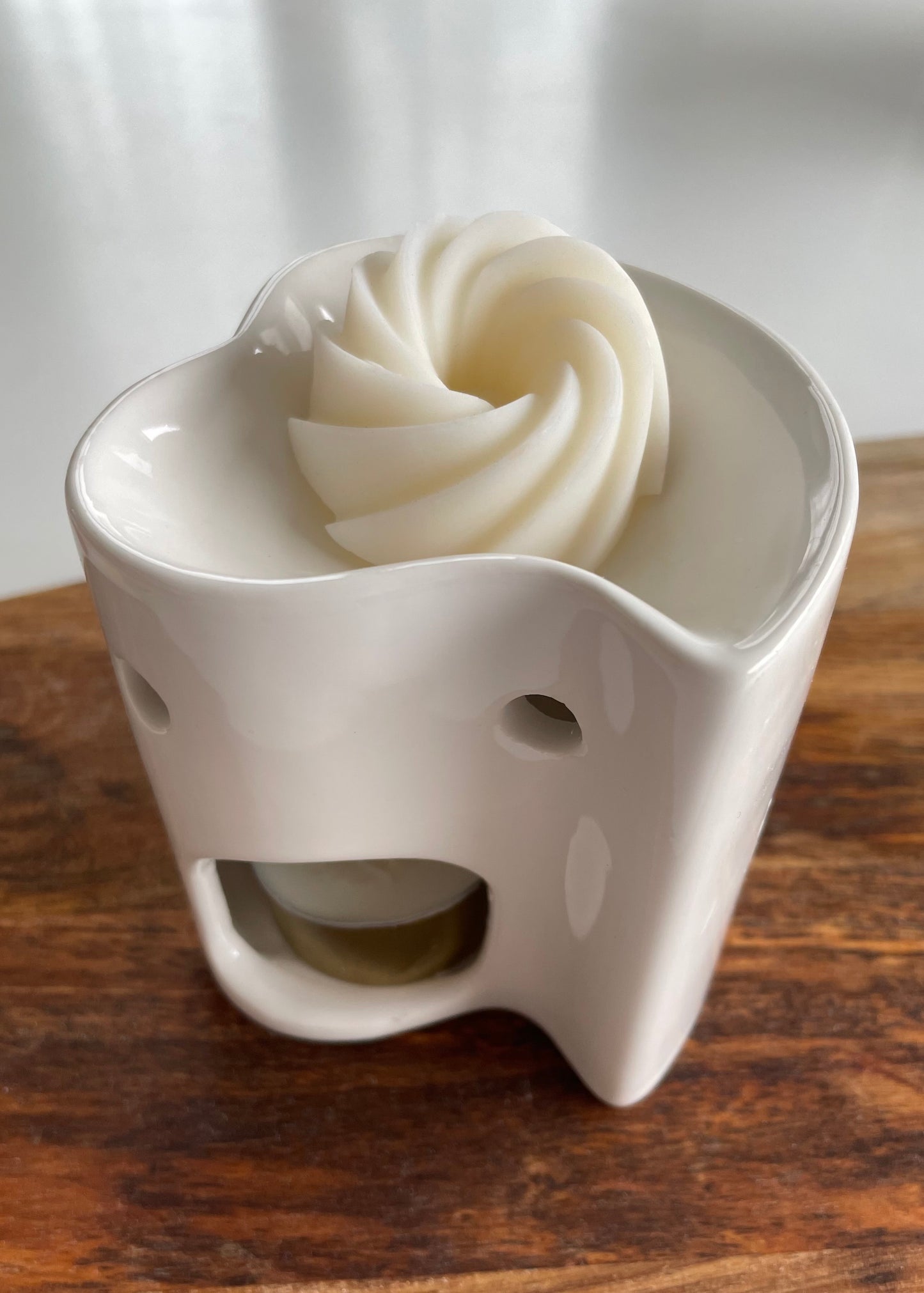 Cosy home fondant parfume pour parfumer sa maison de facon saine et non toxique grace a de la cire vegetale d'olive et des parfums de qualite en provenance de grasse