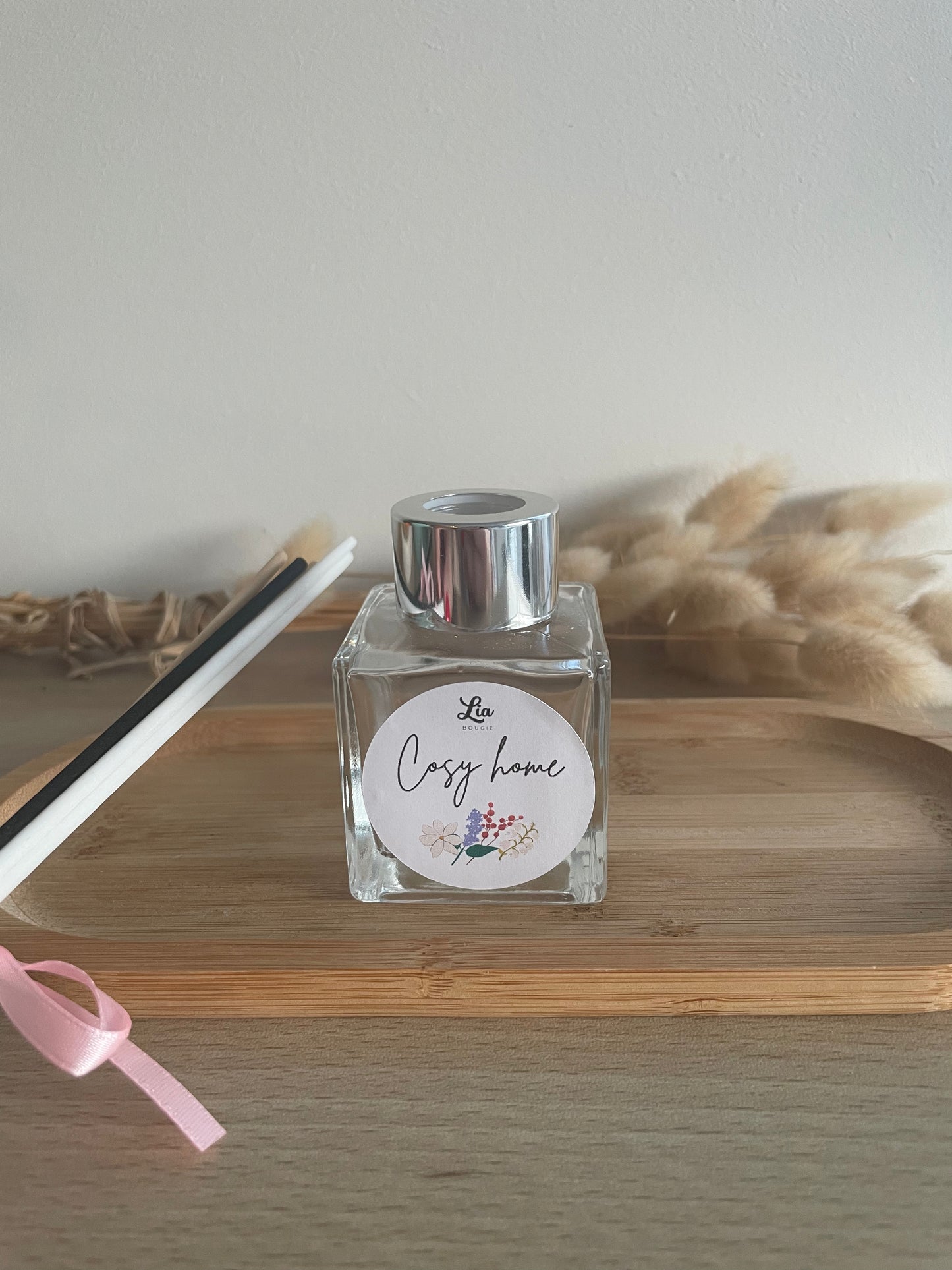 Diffuseur à tiges, parfum d'ambiance, bougies parfumées, artisanat fait main, créateur francais, parfumez sa maison de facon saine, sans produit toxique, huile végétale neutre, parfum de Grasse, bien-etre à la maison cocooning senteur cosy home