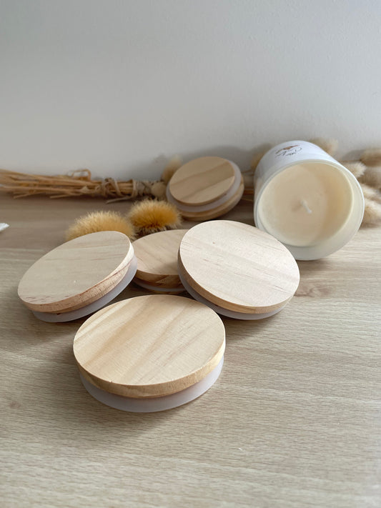 Lia bougie parfumee couvercle en bois ecoresponsable cire vegetale idee cadeau artisanat decoration interieure parfum d'ambiance