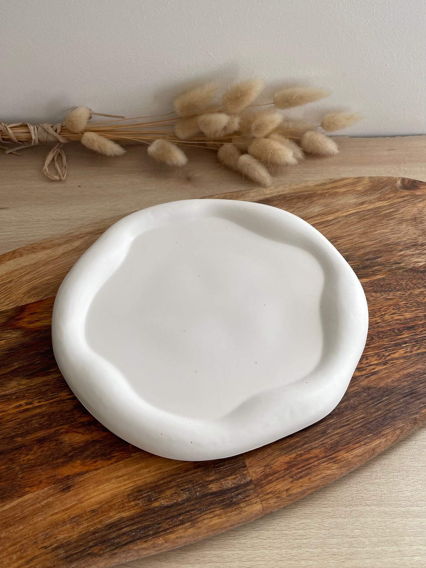 Plateau decoratif vide poche decoration interieure fait main artisanal en jesmonite pose bougie