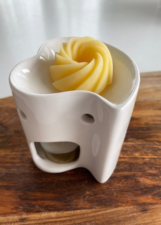 vanille fondant parfume pour parfumer sa maison de facon saine et non toxique grace a de la cire vegetale d'olive et des parfums de qualite en provenance de grasse