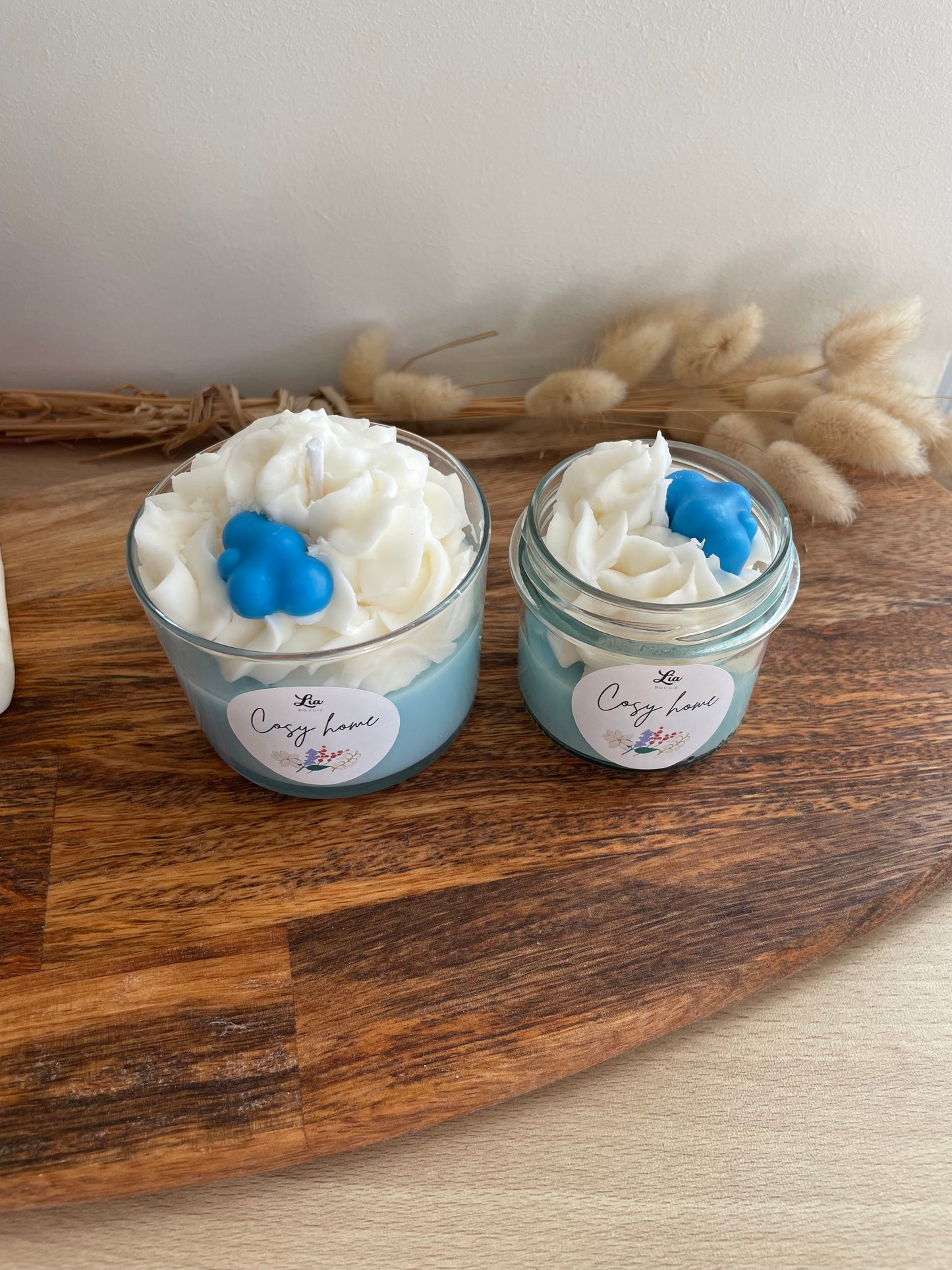 Bougie parfumée cosy home frais fruite floral chantilly bougie gourmande avec ses nuages pour parfumer sa maison de facon saine grace a la cire vegetale d'olive