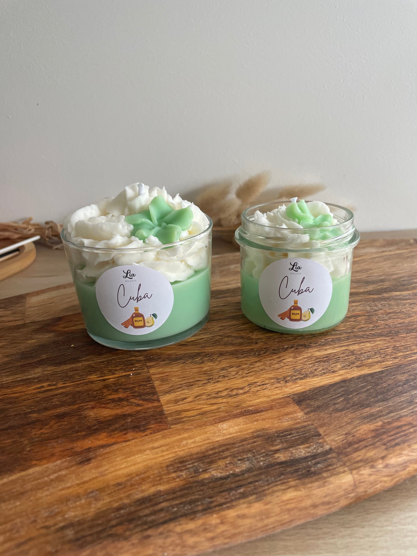 Bougie parfumee gourmande en chantilly cuba rhum brun cannelle cire vegetale olive soja fait main artisanal idee cadeau