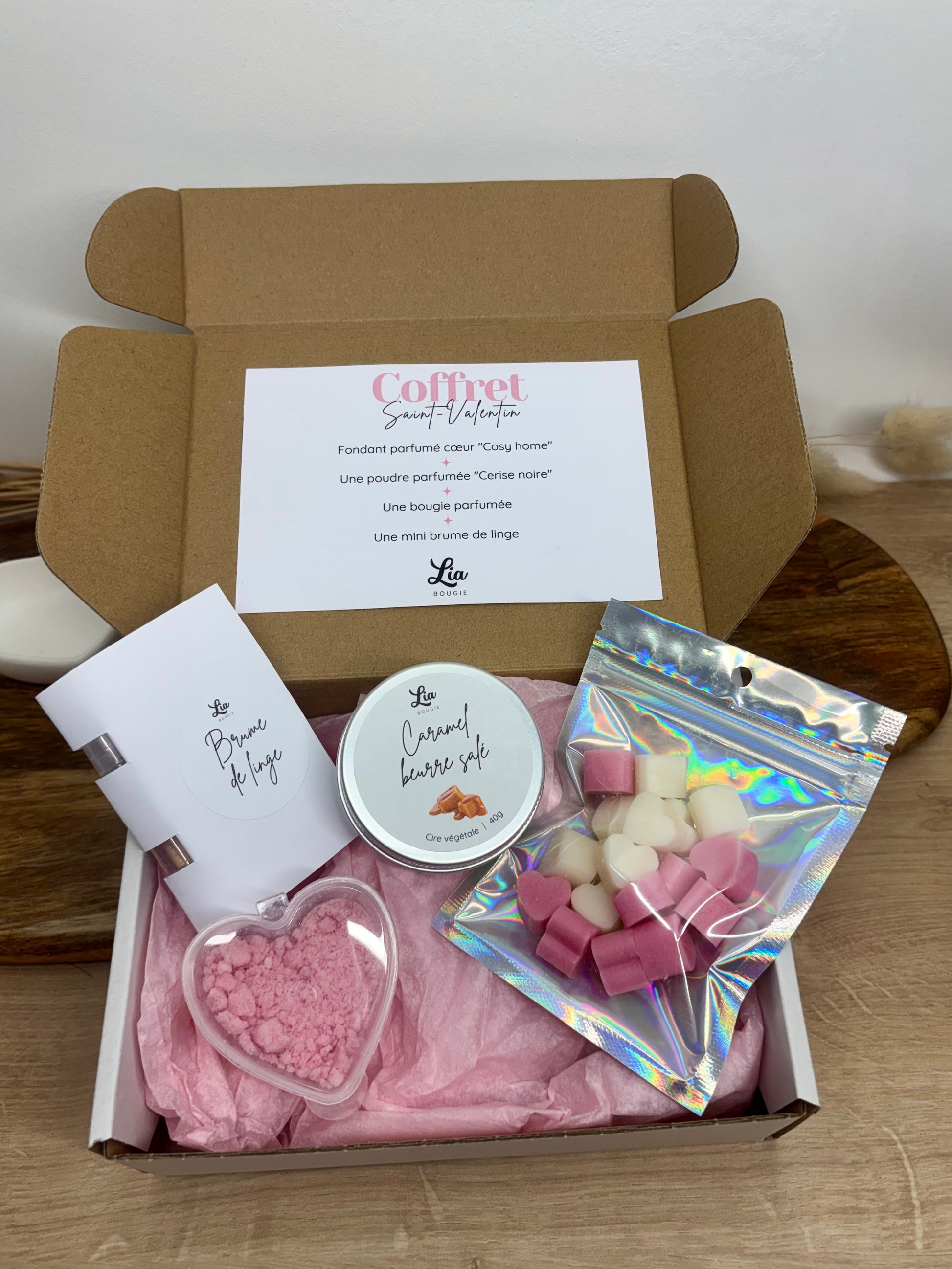 Coffret St Valentin 4 produits parfumes pour les amoureux fondants, bougies, poudre aspirateur, brume de linge