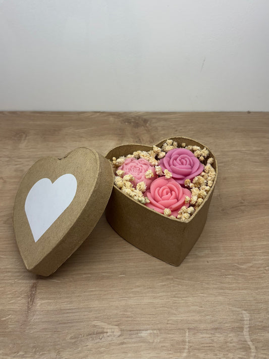 Petit Bouquet de fleurs de Fondants Parfumés – Cerise noire - Format Cœur avec couvercle