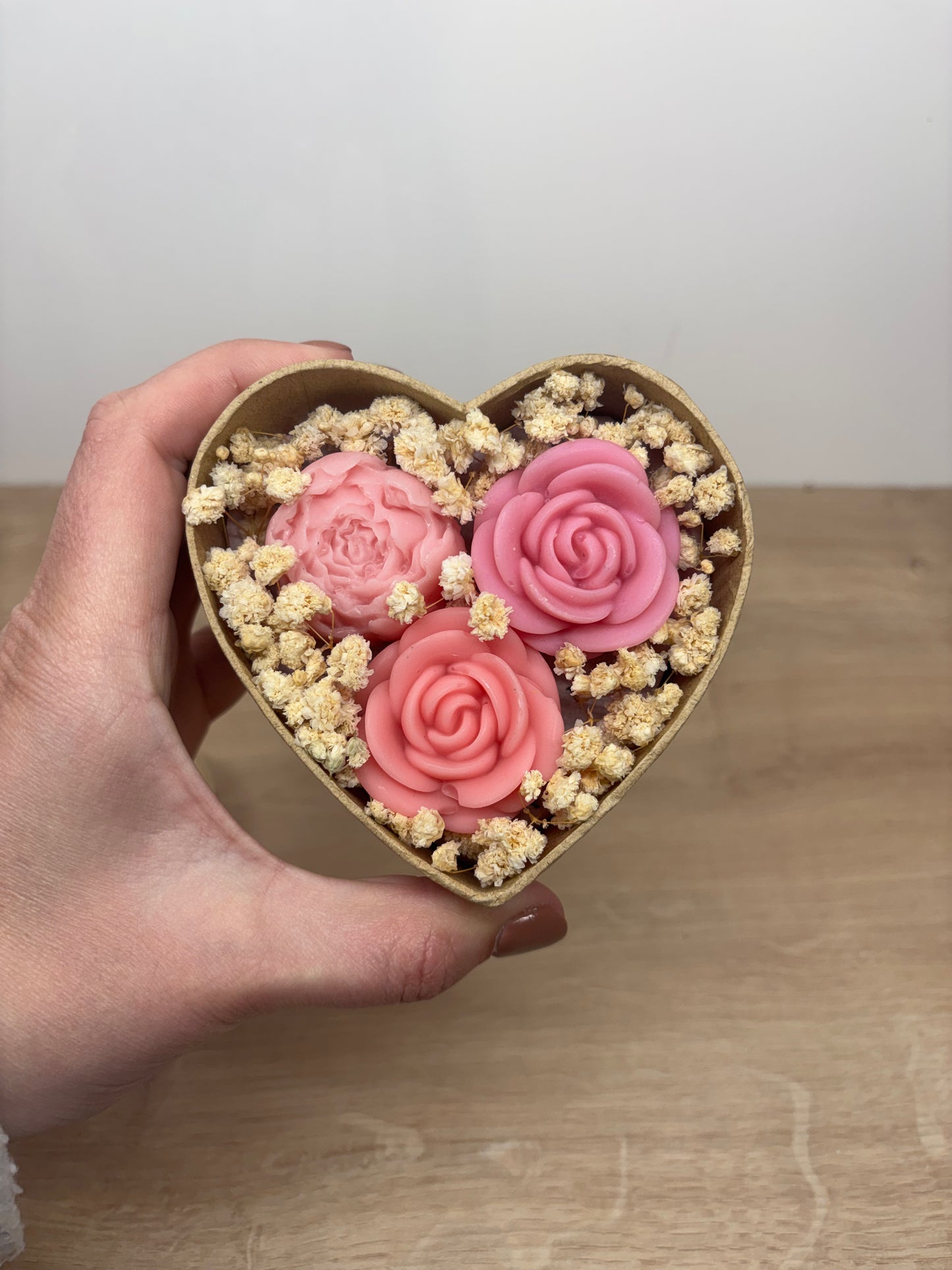 Petit Bouquet de fleurs de Fondants Parfumés – Cerise noire - Format Cœur avec couvercle