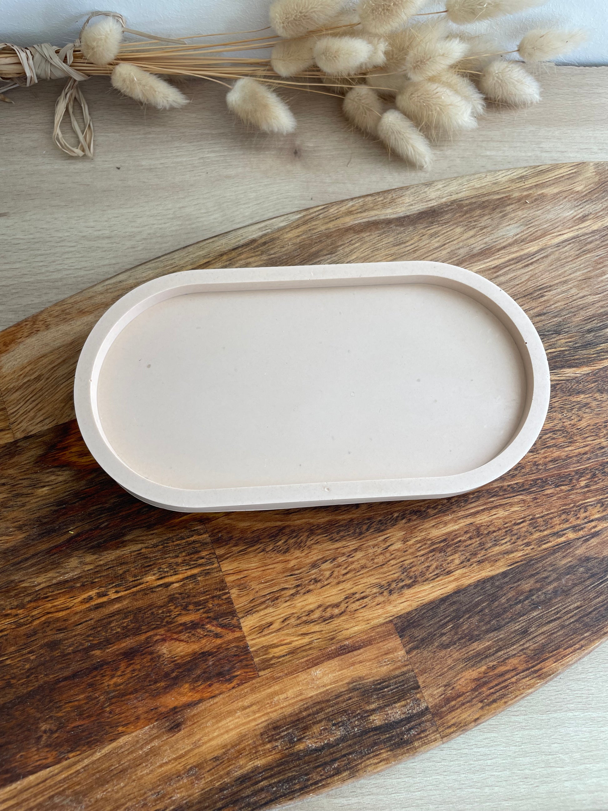 Plateau decoratif vide poche decoration interieure fait main artisanal en jesmonite pose bougie