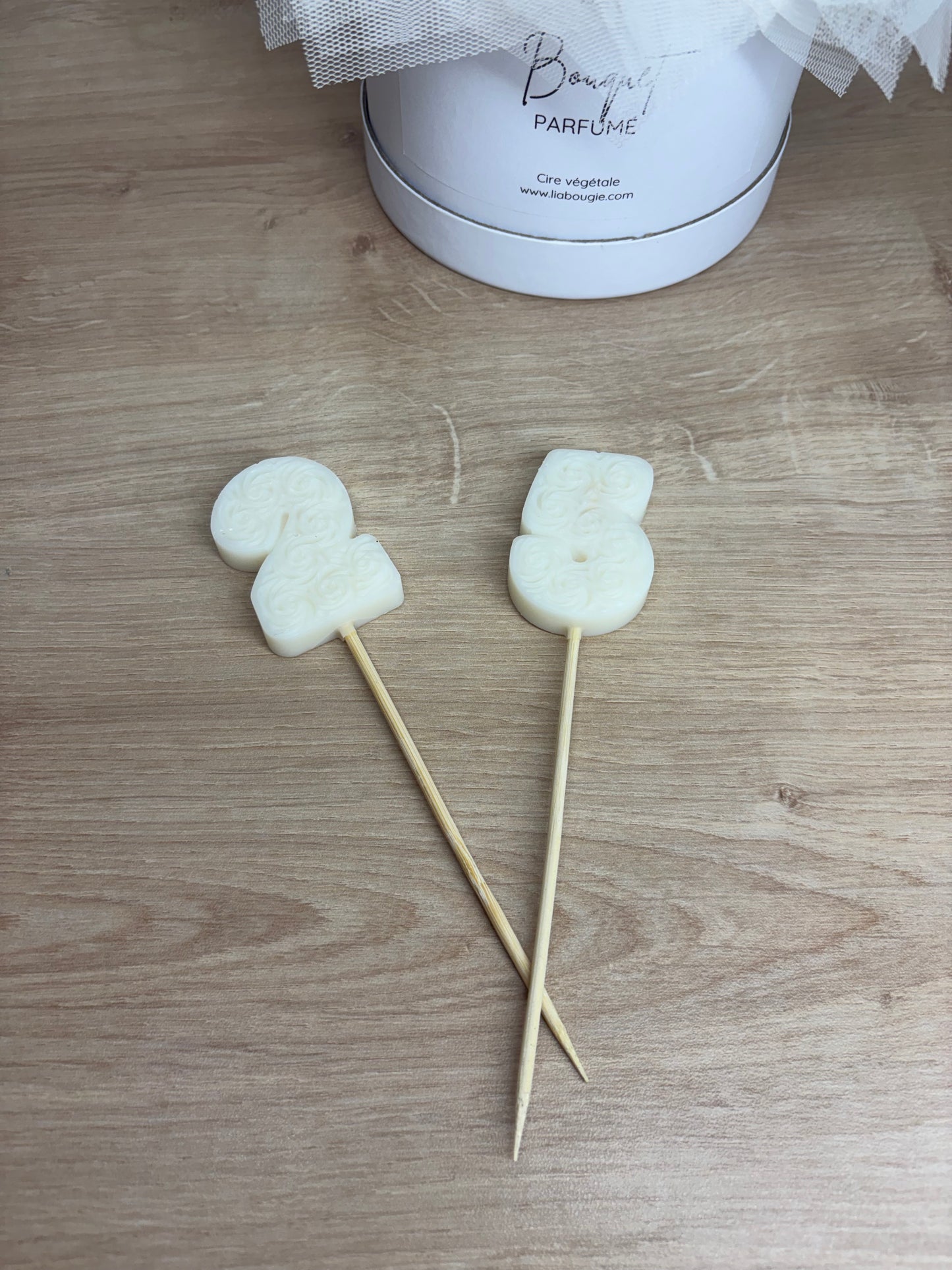 Chiffre Anniversaire en Cire (Accessoire pour Bouquet Parfumé)