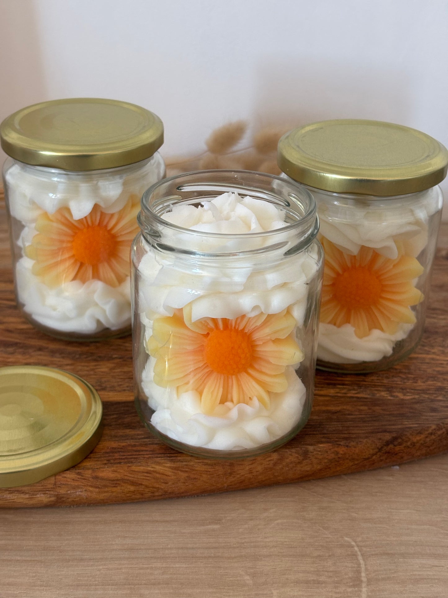 Bougie chantilly fleur marguerite senteur citron meringué