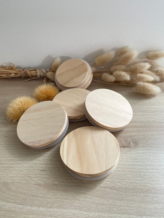 Lia bougie parfumee couvercle en bois ecoresponsable cire vegetale idee cadeau artisanat decoration interieure parfum d'ambiance